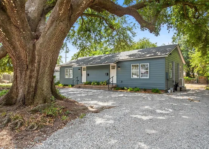 Charming Saints Street Cottage