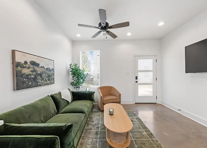 Boudin House Luxury Amenities Prime Location Wifi