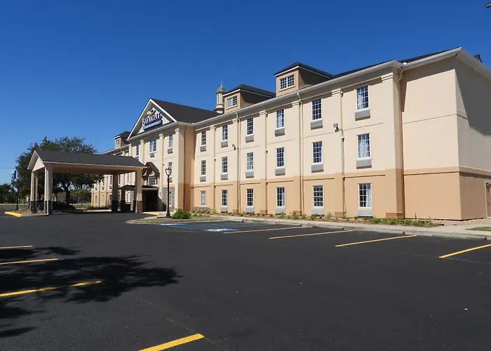Baymont By Wyndham Lafayette Airport