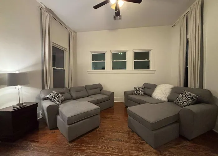 Modern Cajun Retreat Near Downtown