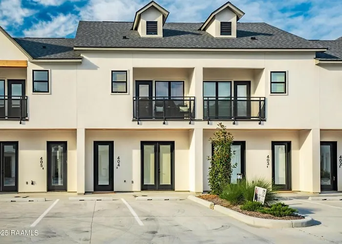 Modern 3Br 2 And A Half Ba Townhome, Heart Of Town