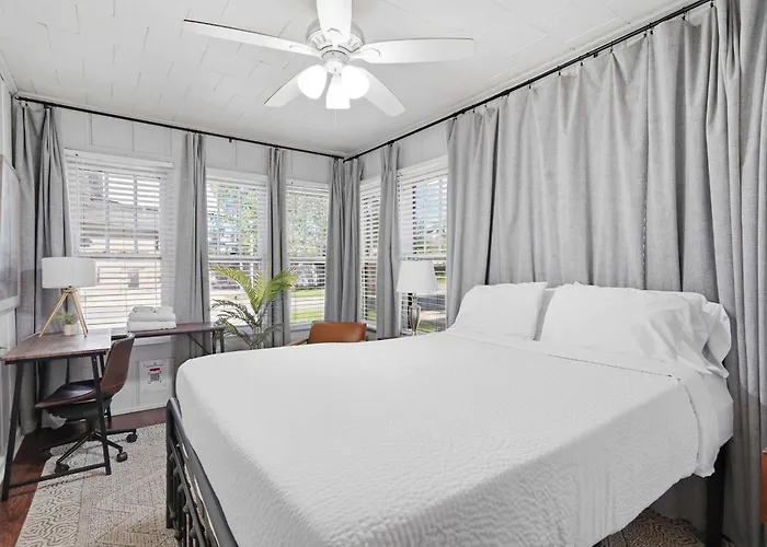 Bright 4Br Retreat Near Downtown Lafayette