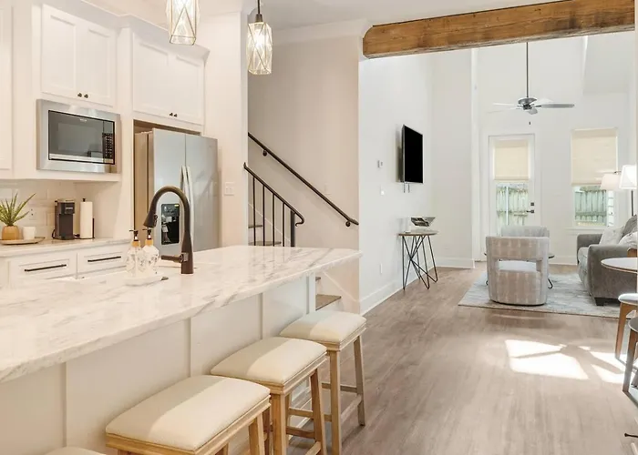 Brand New Upscale Townhome In Heart Of Lafayette