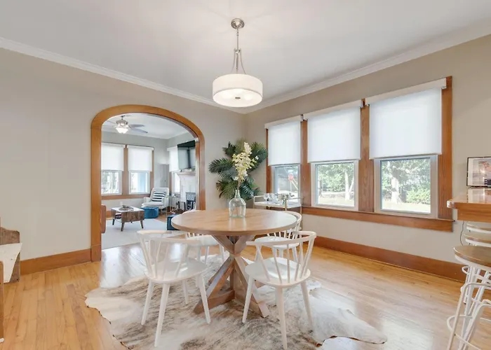 The Blue House -Historic-Updated-Walkable