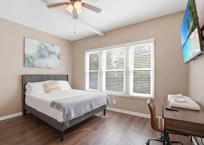Group-Ready - 7 Beds In Central Lafayette