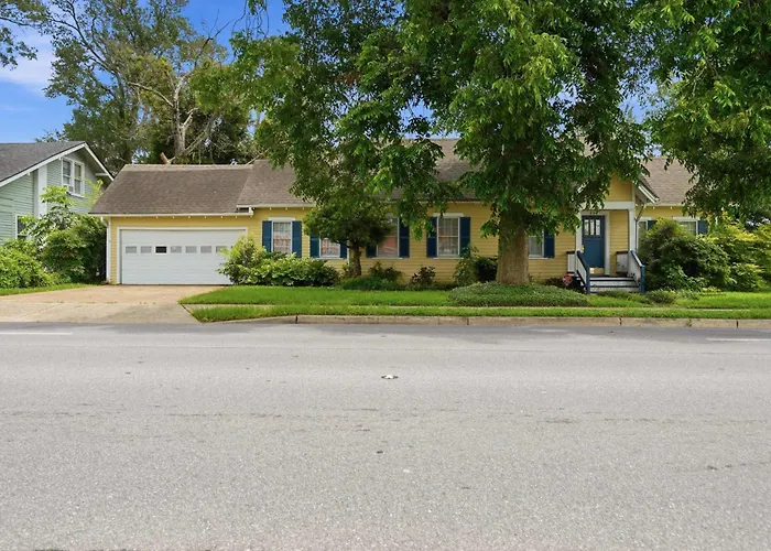Spacious 4Br For Crews & Groups With Free Parking