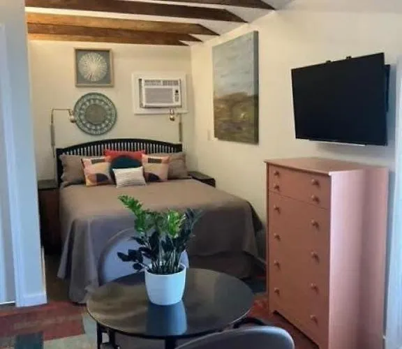 Cozy Lafayette Apartment Free Parking Kitchen & Family Friendly