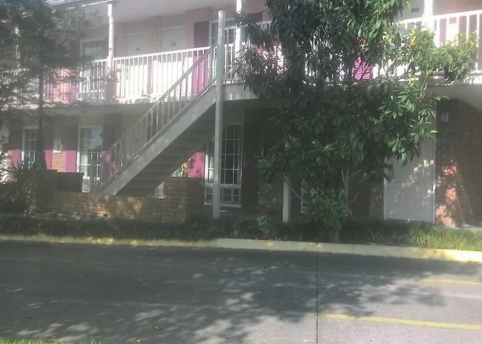 Plantation Inn